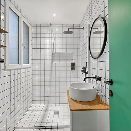 Quartier Les Marais 1 Bedroom With Netflix Apartment *